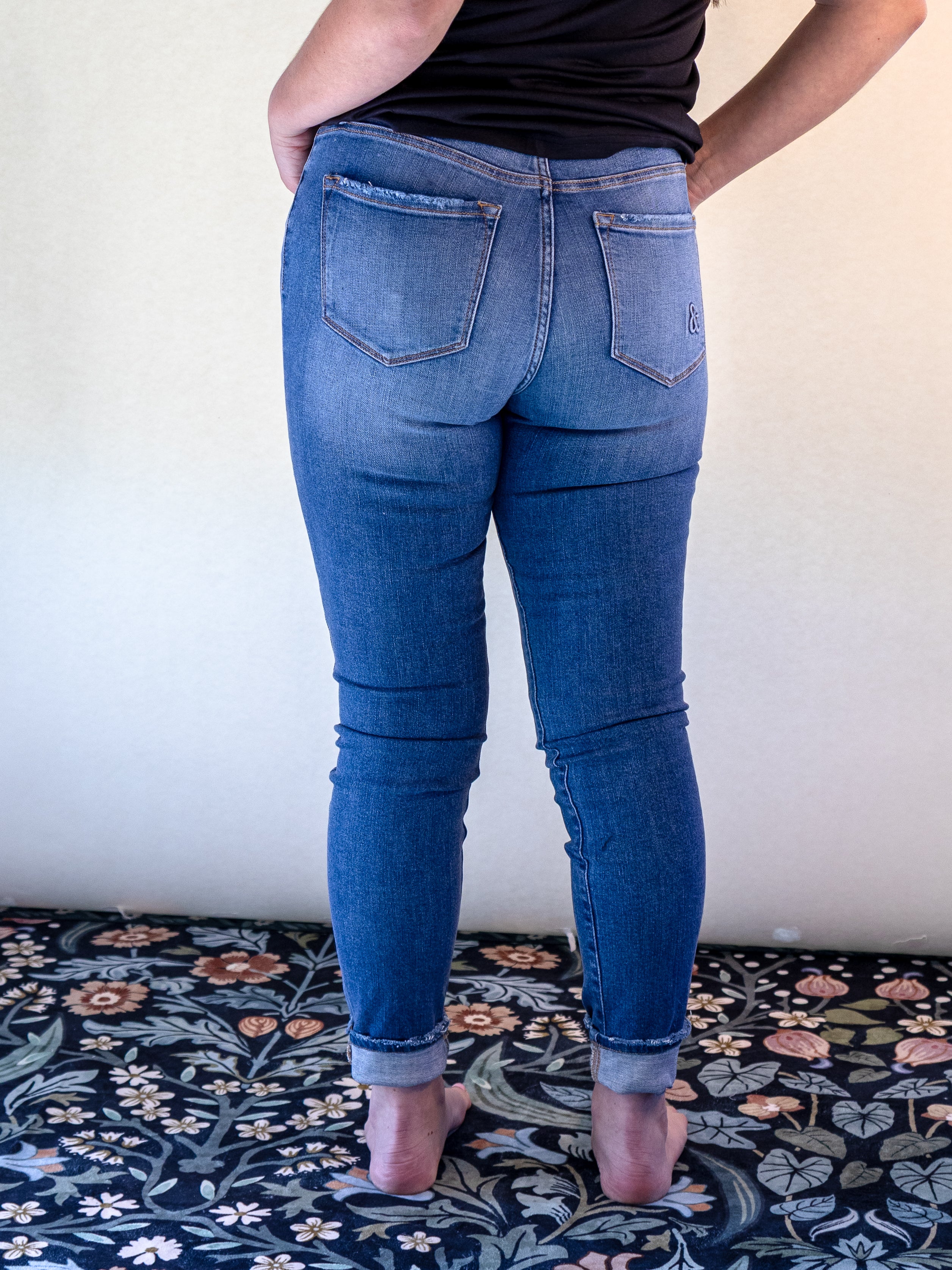 Dark Wash Distressed Skinny Jean