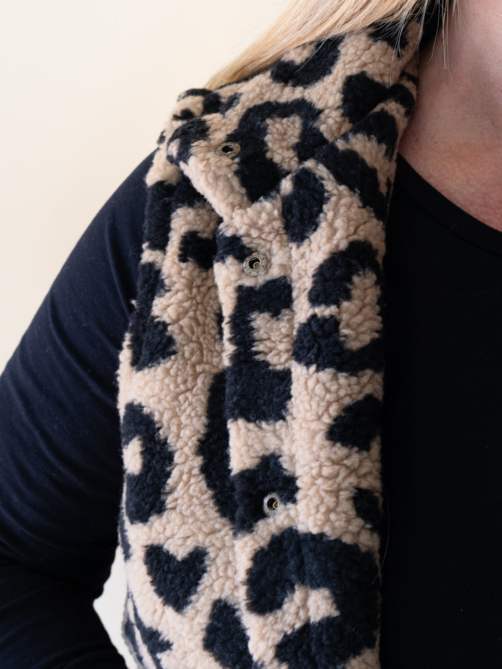 Plus Size Leopard Sherpa Collared Vest Jacket