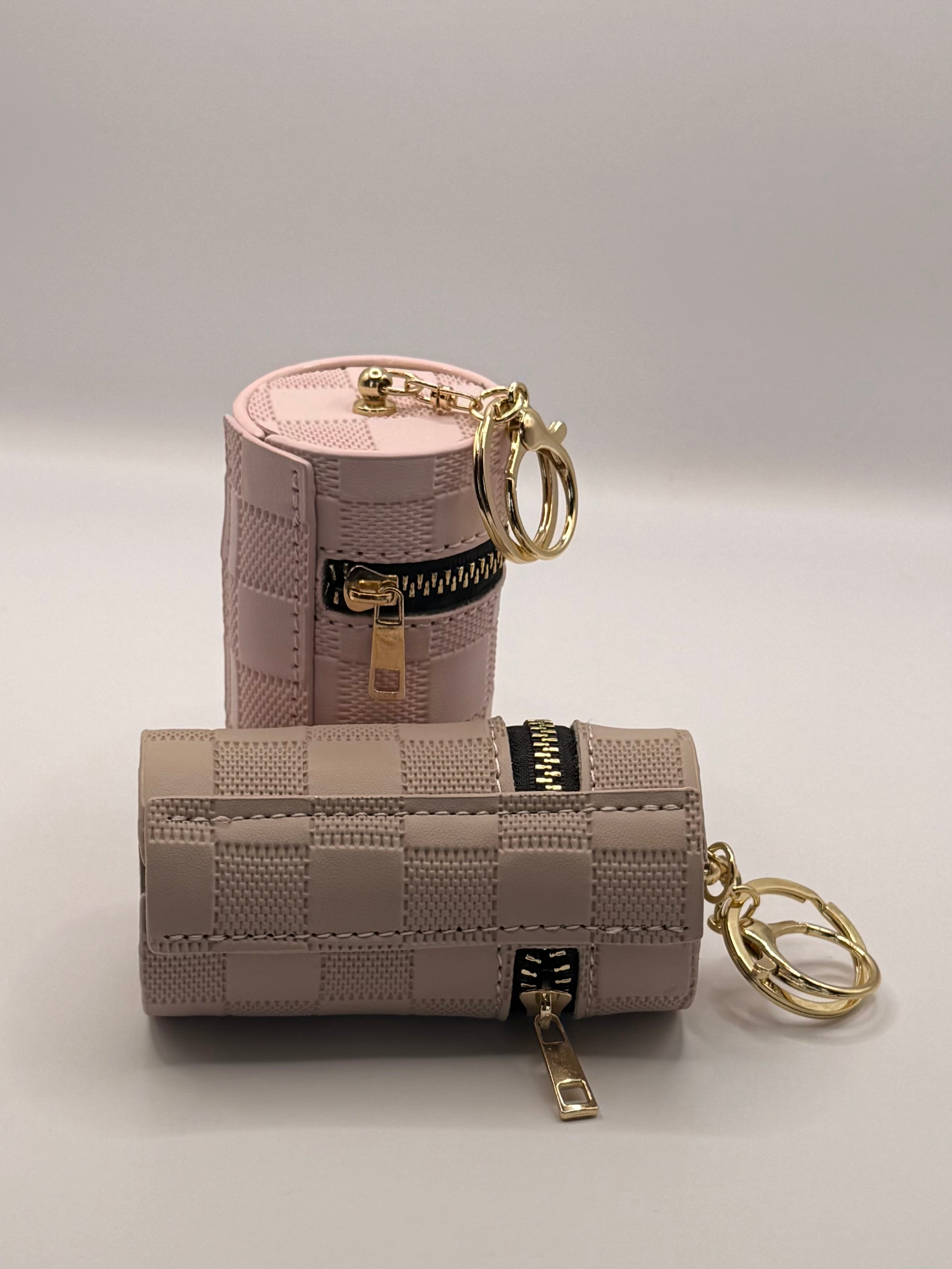 Round Lip Pouch Keychain
